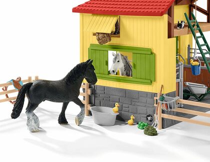 Schleich Stall für Pferde mit Zubehör