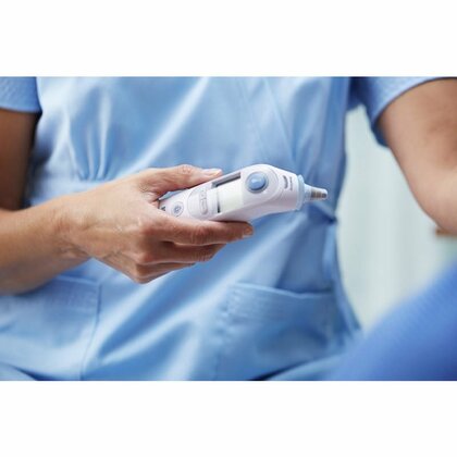 BRAUN Thermoscan Pro 6000-300 ušný teplomer s náhradnými krytmi pre nemocničné účely