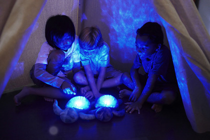 Cloud b® Tranquil Turtle™ - Nočné svetielko s melódiou, Korytnačka, ružová