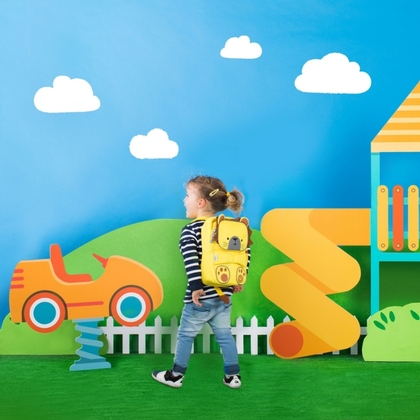 Trunki Toddlepak Batoh, Lev Leeroy, žltý