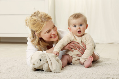 Cloud b® Twilight Buddies™ Bunny  Nočné svetielko, Zajačik, 0m+