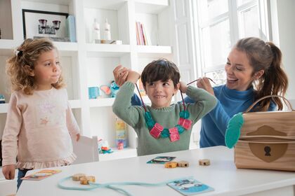 Miniland Sada na navlékání - 32 kusů, od 3r - 6r