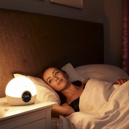 LUMIE Bodylock Spark 100 LED  Terapeutický budík a nočná lampa