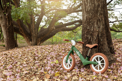 Mima Zoom Lite Odrážadlo pre deti, čierna/ťavia
