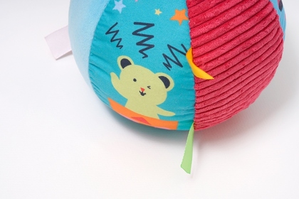 Ks Kids Mäkká, hrkajúca edukačná loptička