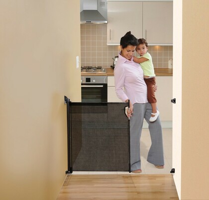 Dreambaby Roll On Rolovací bezpečnostní zábrana (šířka 140 cm x výška 81,5 cm) – černá