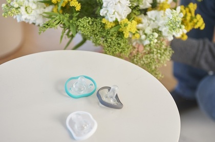 Nanobébé Flexy Silikónový upokojujúci cumlík, 3m+, šedý, 2ks