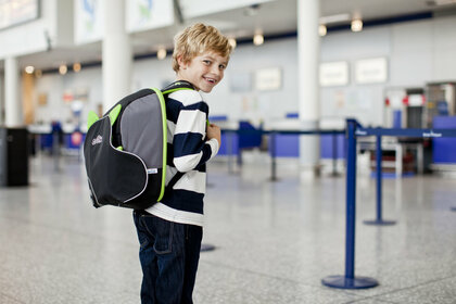 Trunki BoostApak Podsedák a batoh 2v1, zelený