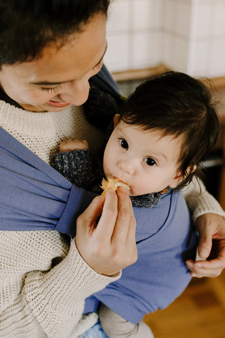 Boba Bliss V2 Hybridný ergonomický nosič a šatka 2v1 pre novorodencov (3,2-16kg) sv. modrá