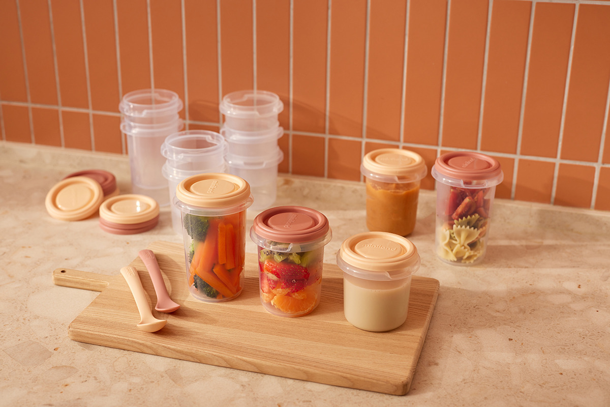 Miniland Valencia Hermeticky uzatvárateľné nádoby na potraviny s lyžičkami, 12x250 ml
