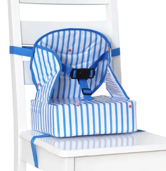 BabyToLove Cestovný podsedák Easy Up-Prenosná jedálenská stolička na cesty - Pruhy, srdce