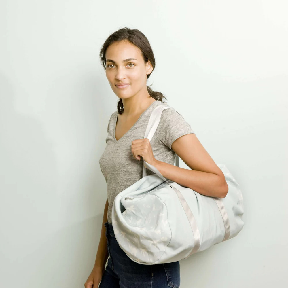 BabyToLove Roll n' Go Prenosný organizér na postieľku - tropická zeleň