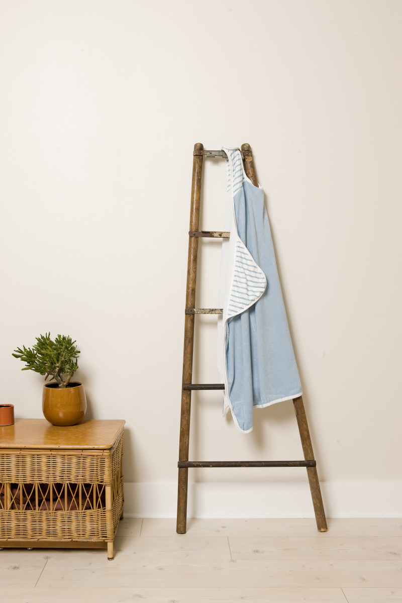 BabyToLove Bambusový uterák s kapucňou pre bábätká a deti – modré pruhy