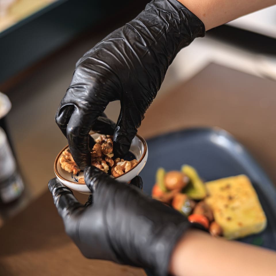 CLARA Bezpúdrové nitrilové rukavice čierne L, 100 ks