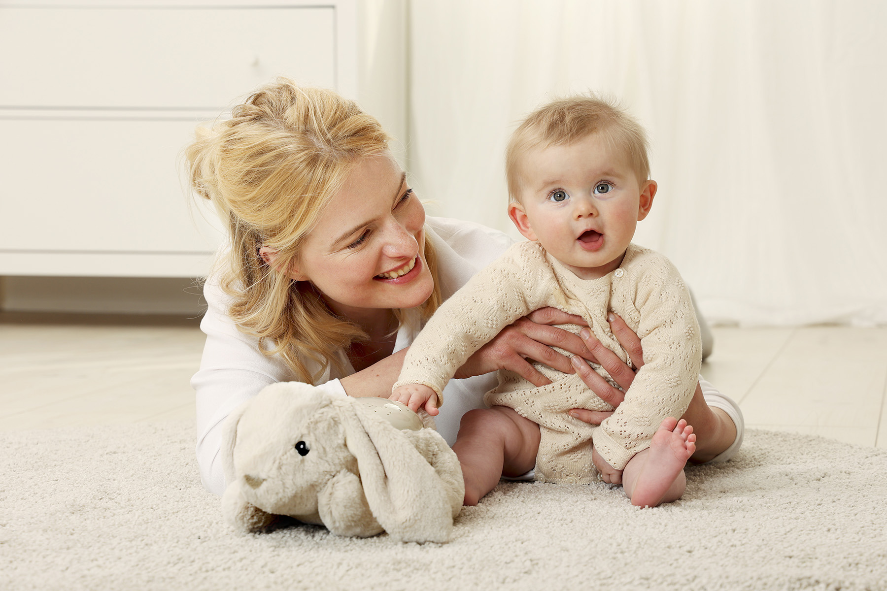 Cloud b® Dream Buddies Benny the Bunny™ - Plyšová hračka/svetielko s projekciou - Králik