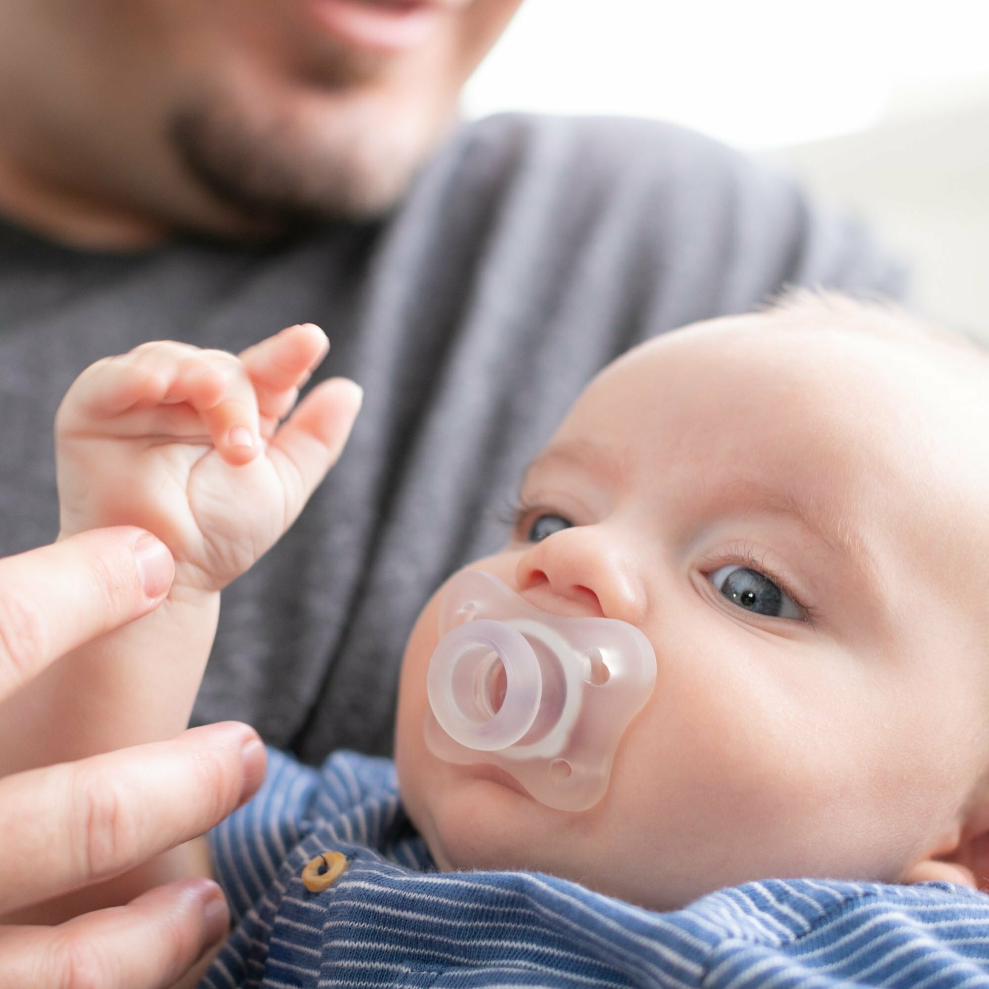 Chicco Physio Forma Mini Soft upokojujúce cumlíky, 2ks, modrá/transparentná, 0-2m