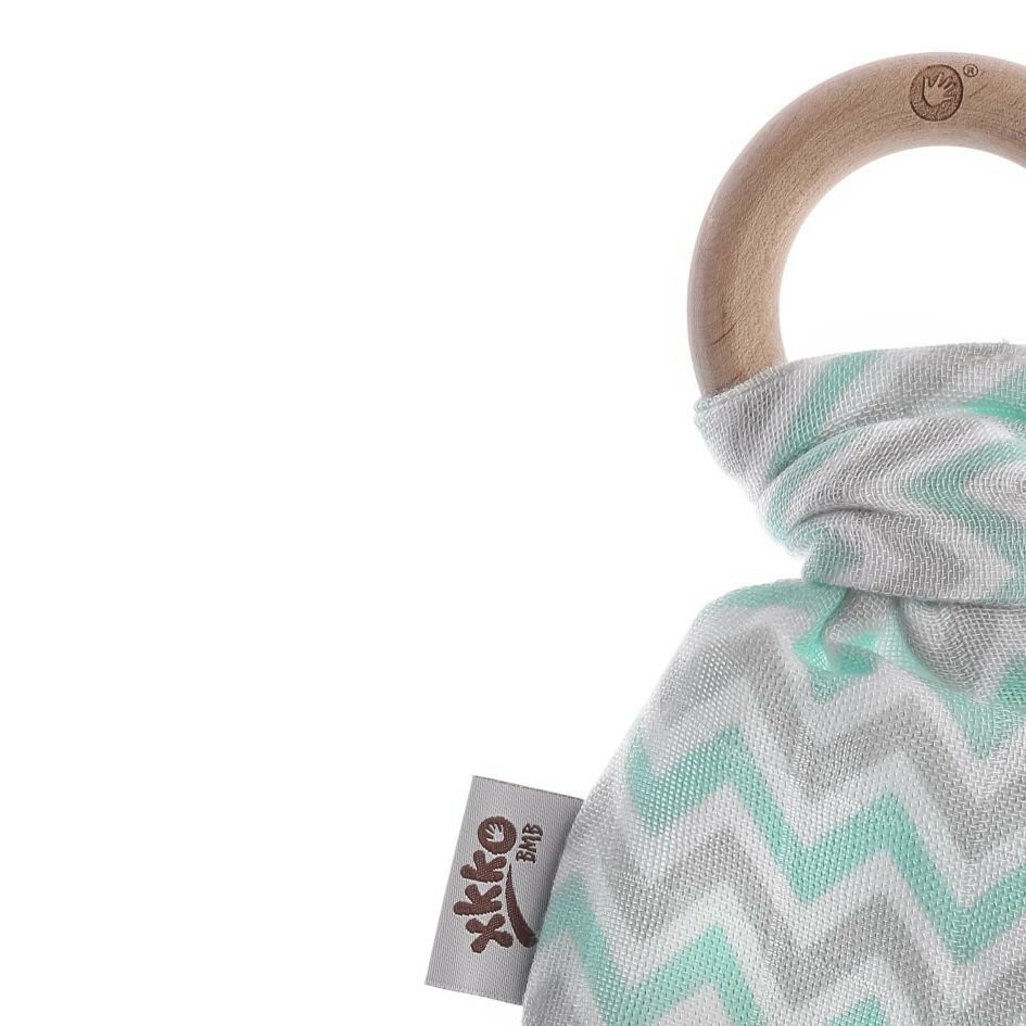 XKKO BMB Hryzátko Lístky - Chevron Baby Mint