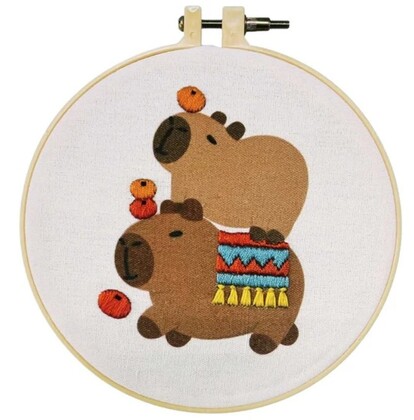 WOW BOX Kreatívna sada Vyšívanie - Kapibara sa teší