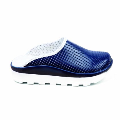 Carine LUX SABO, Professzionális orvosi cipő perforációval NT 052, fehér / kék, 38-as méret