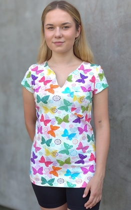 Primastyle női orvosi póló rövid ujjal NINA, színes pillangó, méret. VAL VEL