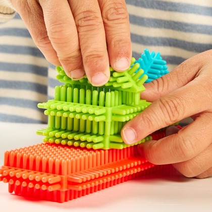 Miniland Pegy Bricks Veterný mlyn Kreatívna stavebnica s pohyblivým mechanizmom (STEM hra)