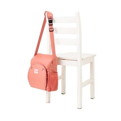 BabyToLove Travel Up Ultraleichter Stoff-Reisehochstuhl mit Befestigung an der Rückenlehne – rosa