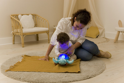 Cloud b® Tranquil Turtle™ - Éjszakai fény dallammal, Turtle, kék, 0 m+