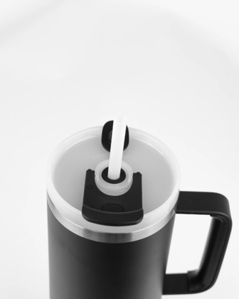 Runbott Latt Thermobecher mit Griff und Strohhalm – 1L, Schwarz