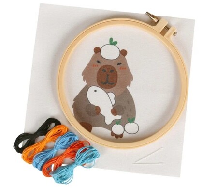 WOW BOX Kreatívna sada Vyšívanie - Kapibara obeduje