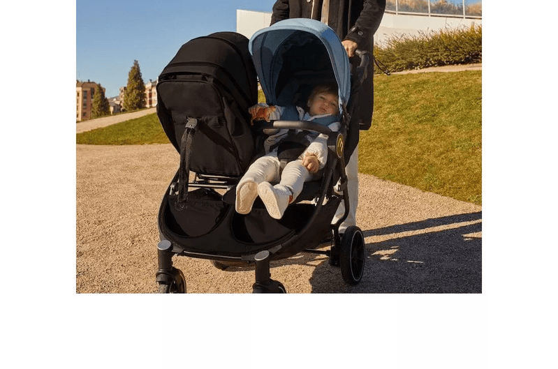 Dve deti, jeden kočík a žiadny stres vo dverách: Prečo je Baby Monsters Easy Twin snom rodičov?