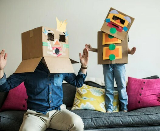 Wie man Kinder zu Hause ohne Handy und Fernseher beschäftigt – Kreative Tipps für trübe Tage.